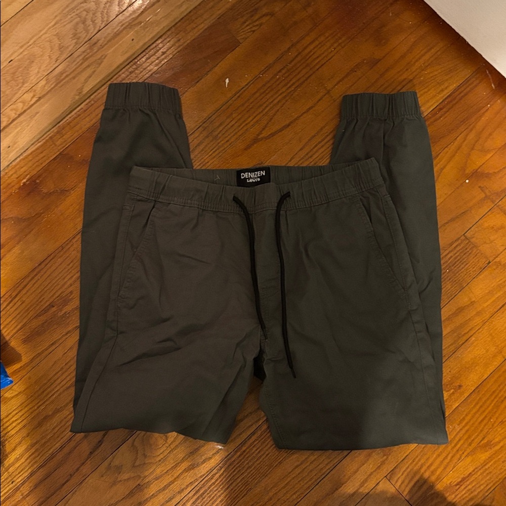 Denizen Levi’s Joggers Men’s XS Green Tan Chinos (Inseam 27.5) Taper Drawstring
